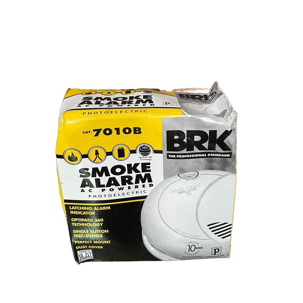 First Alert BRK Cat. 7010B AC Powered Hardwired Smoke Alarm Battery Backup New